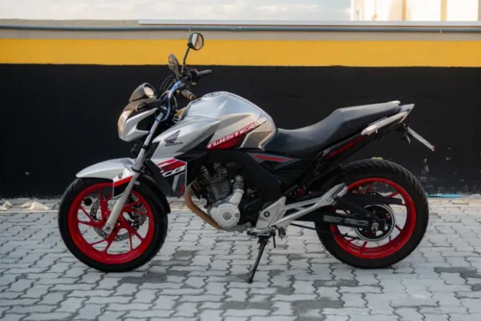 CB250 Twister 2021 (!!! Impecável !!!)