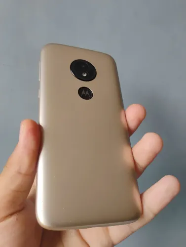 Celular moto e5play-conservado