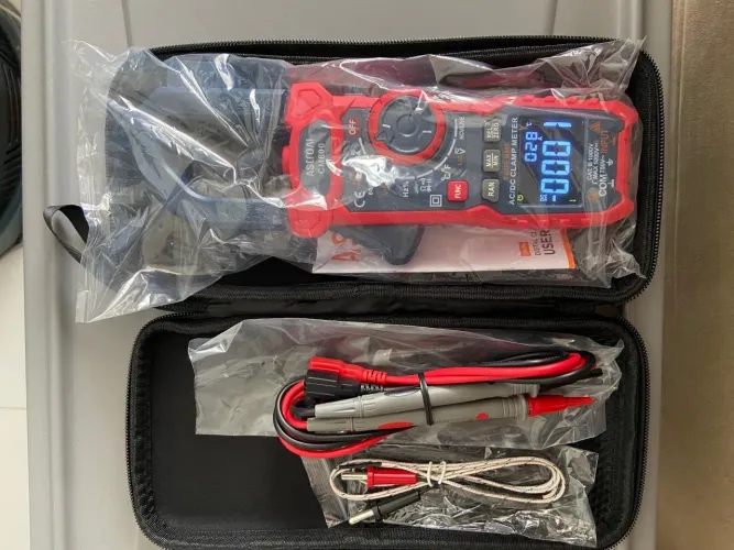 Alicate Amperímetro Digital AstroAI 1000A TRMS Multifunções Tela VFD NCV