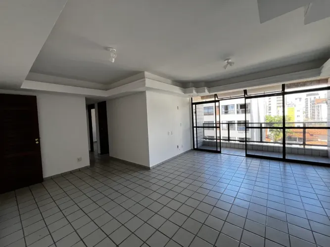 Apartamento com três quartos mais dependência em Intermares - Cabedelo - PB