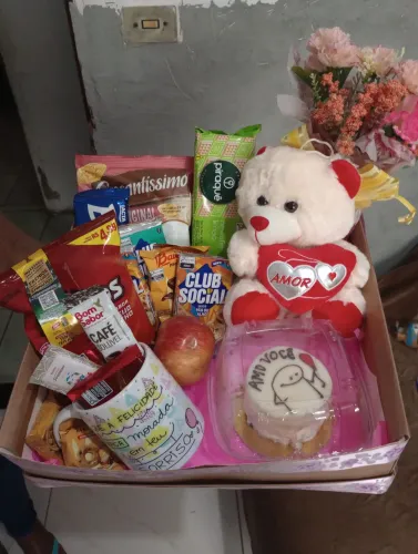 Cesta aniversário/ café da manhã/ tarde
