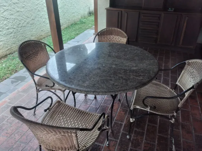 Mesa ferro + 4 cadeiras
