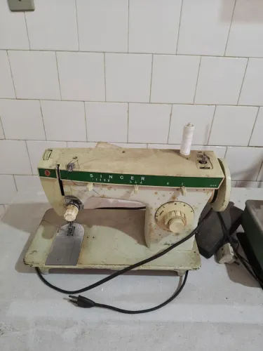 Máquina de Costura Singer (Antiga )