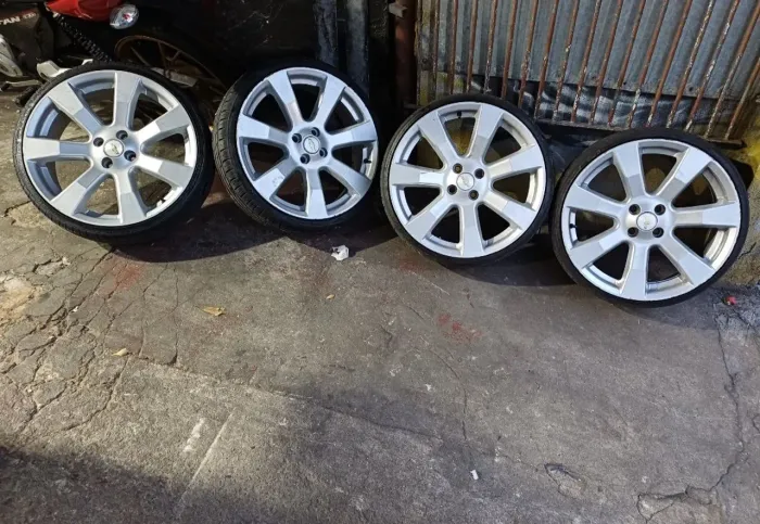 Vendo jogo de rodas aro 18.