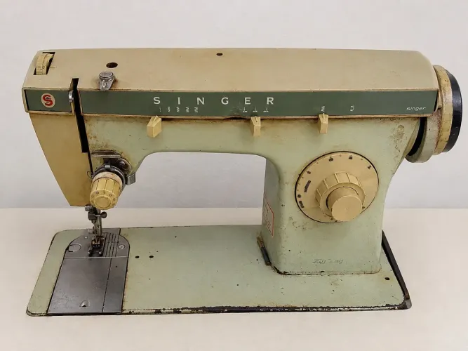 Máquina de costura Singer Zig Zag 242