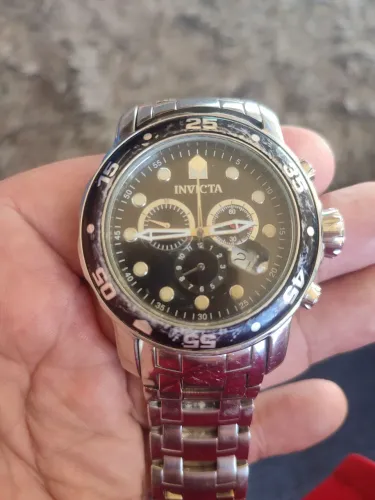 Vendo um belo relógio invicta original no valor de 850 