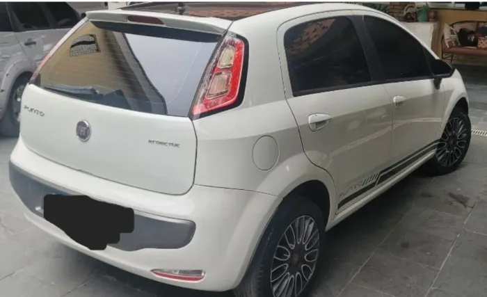 Fiat Punto Attractive 1.4 Fire Flex 8V 5P 2013