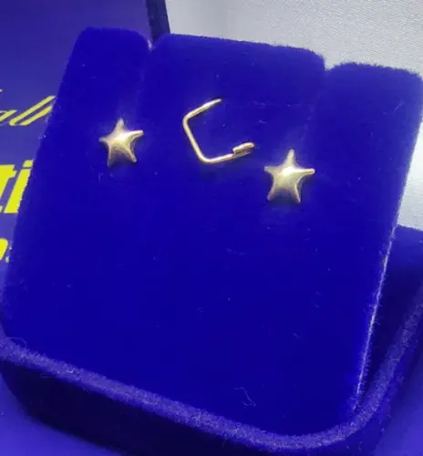 Par de Brincos Estrelinhas Peso 0.40 Grama  5 mm 18 mm Ouro 18 Kilates                    