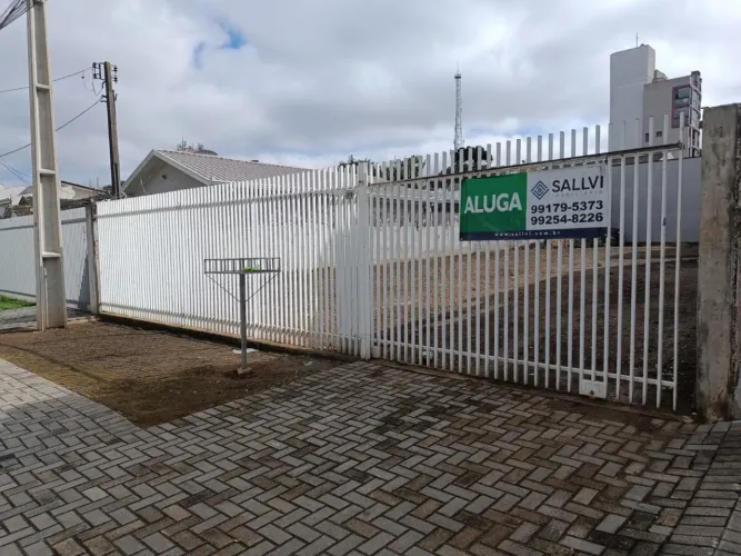 Terreno para alugar - R$ 1.800,00 liq / mês + taxas Novo Mundo - Curitiba/PR.