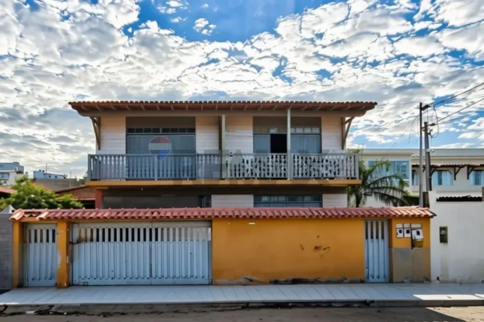 CASA DUPLEX COM 300 m² DE ÁREA CONSTRUÍDA E EXCELENTE POTENCIAL DE RENDA