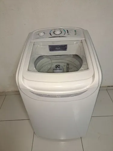 Maquina de lavar 10 kg eletrolux novissima