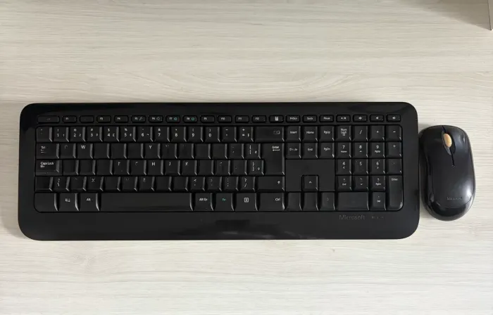 Mouse e teclado sem fio Microsoft