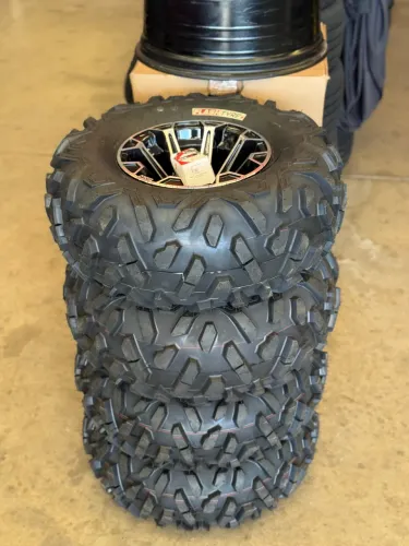 Rodas aro 12 Foutrax + Pneus 26