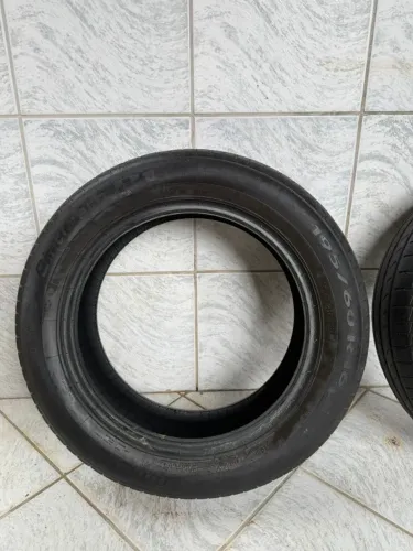 Pneus Pirelli Cinturato P1 195/60 R16 - Bom estado