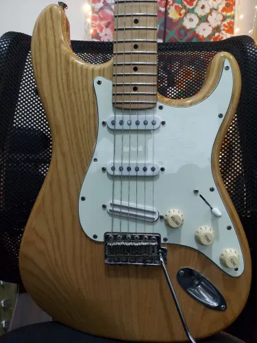 Guitarra Vintage Relssued V6 Ash