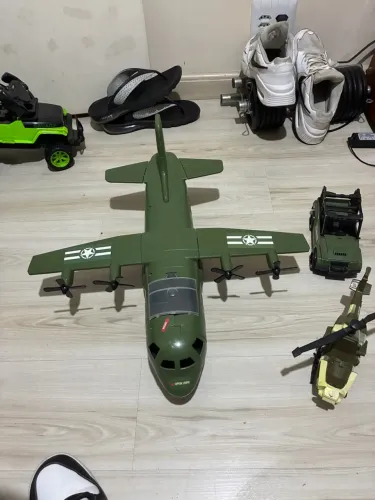Caminhão Militar Transportador + Helicóptero e Jipe (Kit de Brinquedos)