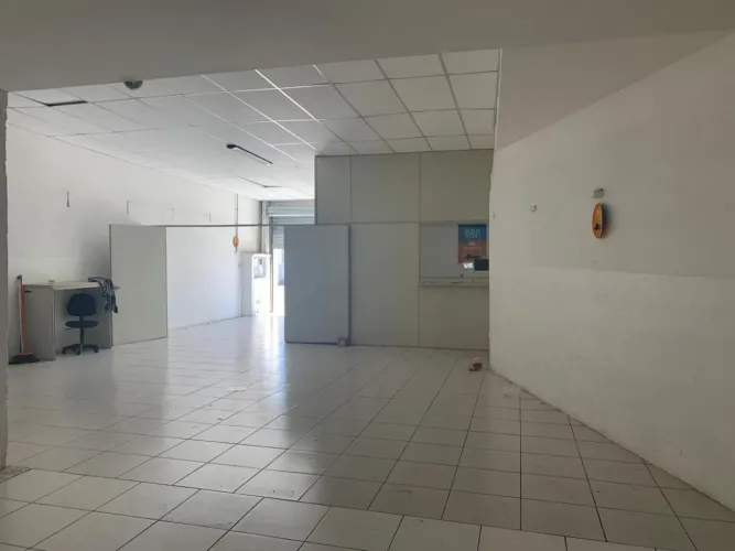 PONTO COMERCIAL COM RESIDÊNCIA