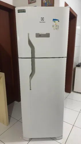 GELADEIRA ELETROLUX 371L