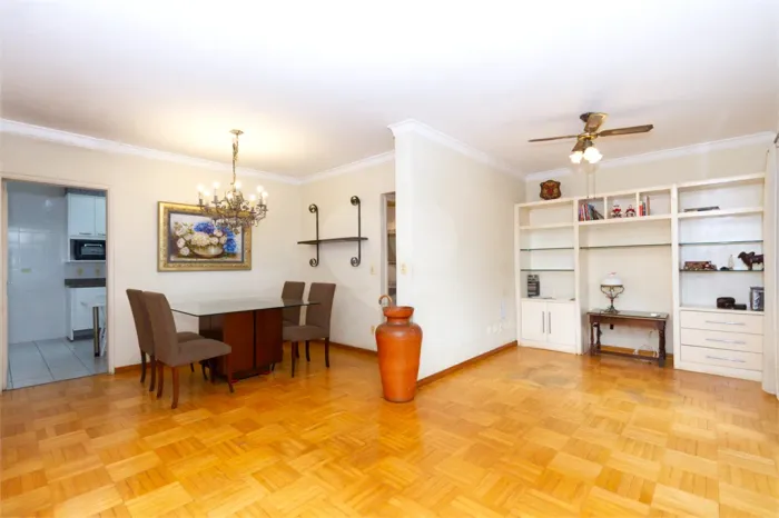 Apartamento à venda com 3 quartos, sendo 2 suítes, no condomínio Villaggio de Bologna, São
