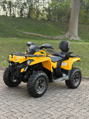 Quadriciclo Can-Am Outlander 500 Max, ano 2015