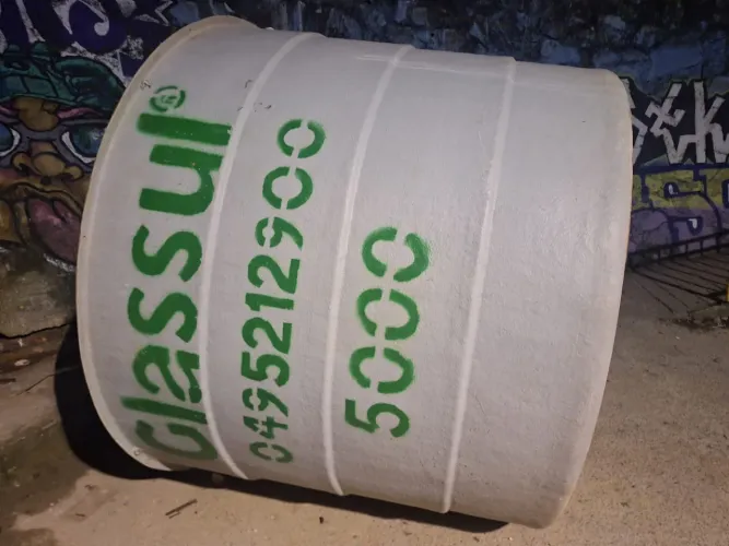 Caixa da água. Ela possui 5 mil litros