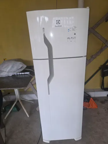 Vendo geladeira Eletrolux DC35a