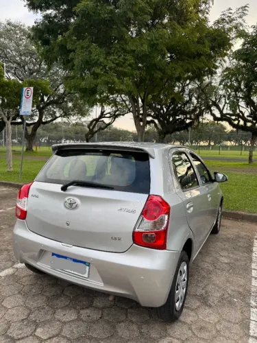 Toyota Etios X 1.3 Flex 16V 5P Mec. 2014