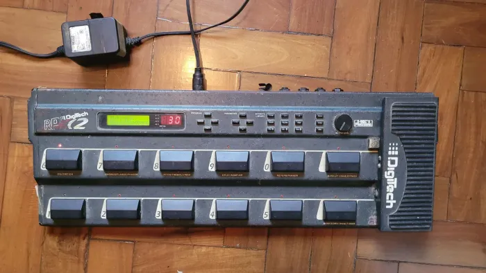 Pedaleira Digitech RP12