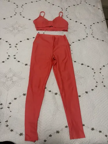 Conjunto fitness UP FIT TAMANHO P.  Cor rosa 