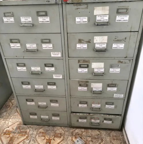 Vendo armário de aço 