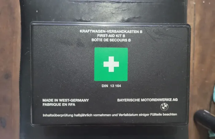 Kit de primeiros socorros Bmw antigo, completo e lacrado