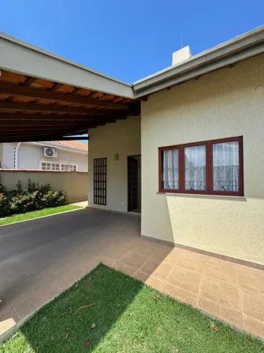 Casa Térrea para venda com Quintal, Jardim  e Espaço gourmet terreno de 250 metros quadrad