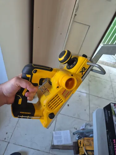 Plaina 20V Max Dewalt nova com nota