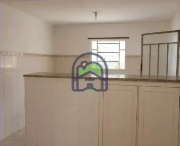 Oportunidade Única! Casa de 3 Quartos em Amplo Terreno de 1.108 m²