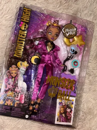 CLAWDEEN WOLF MONSTER BALL MONSTER HIGH LACRADA