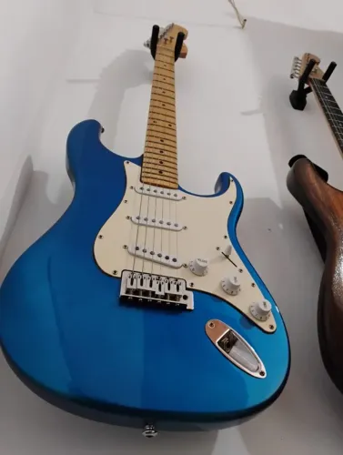 Guitarra Tagima 635 (das antigas - era Seizi), Big headstock ( Fender 70's).
