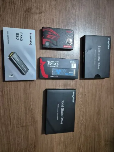 **SSDs NVMe e SATA Novos, Lacrados (Sem Uso)**