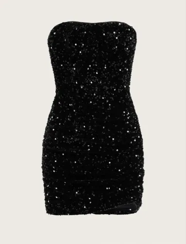 Vestido preto tubinho com lantejoula