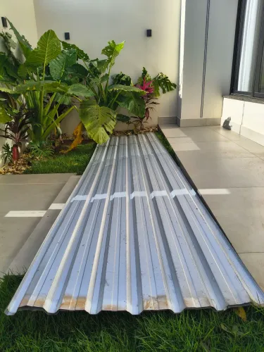 2 TELHAS METAL NACIONAL 0,50 de medida 1m X 4.5m cada