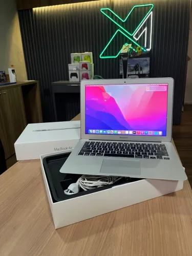 MacBook Air 2017 na caixa sem detalhes / adquira aqui