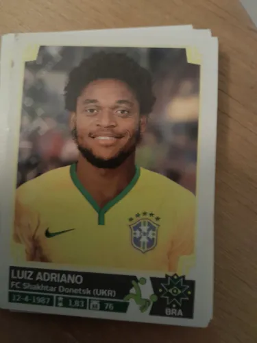 Figurinha selecao antiga ano 2012 2013 vendo o lote