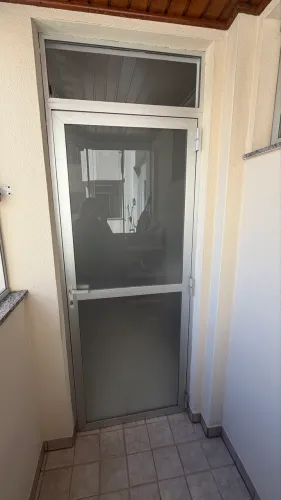 Porta De Alumínio Com Vidro 2,07x0,86 (Já Com Batente) - Retirar No Local