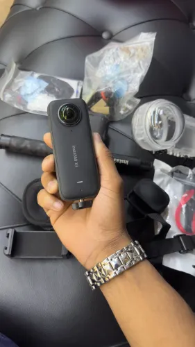 Câmera insta 360