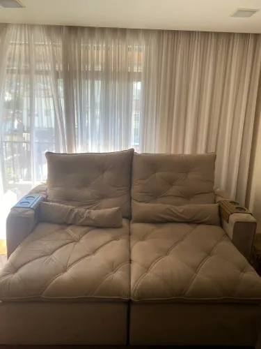 Sofá L 2.20cm A 1.10cm P 1.30cm