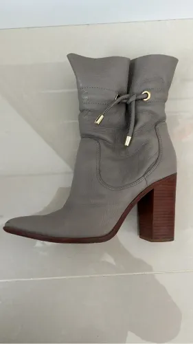 Bota Schutz