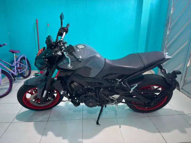 Vendo MT 09 900 ABS ou Financio moto de garagem