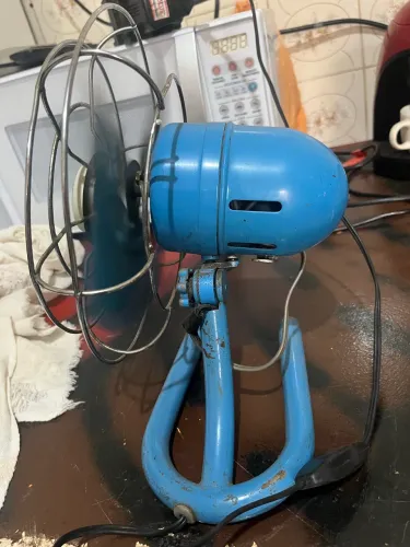 Ventilador pequeno antigo