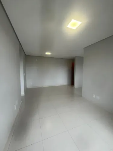 # Casa Geminada com 2 Dormitórios, 2 Vagas e Quintal Disponível em Outubro! **Valor da
