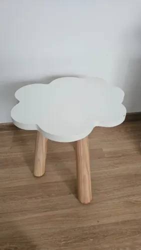 Mesa de cabeceira infantil nuvem