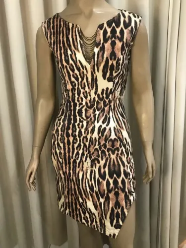 Vestido casual lança perfume